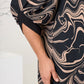 Dreiviertelärmeliges Maxikleid mit Marmordruck