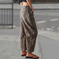 Lässige Hose mit Leopardenmuster und Taschen
