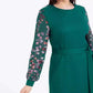 Kleid mit Taillengürtel und Patchworkdruck