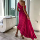 Asymmetrisches Plisseekleid mit schrägem Ausschnitt