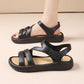 Leichte, flache Sandalen für Damen