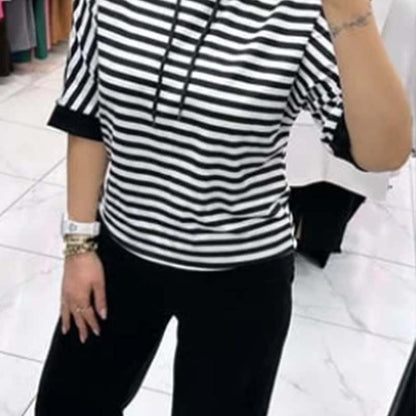Damen-Set aus gestreiftem Oberteil und einfarbiger Hose