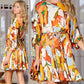 Lässiges, bedrucktes, schlank machendes, kurzes Kleid mit Taillenbinde