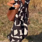 Lässiges Damenkleid mit geometrischen Farbblöcken