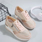 Damen-Sneaker mit Mesh-Obermaterial, Schnürung und Keilabsatz sowie seitlichem Reißverschluss