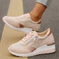Damen-Sneaker mit Mesh-Obermaterial, Schnürung und Keilabsatz sowie seitlichem Reißverschluss