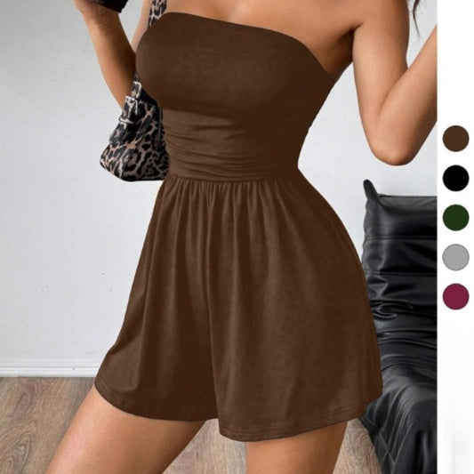 Bequemer und stilvoller trägerloser Jumpsuit
