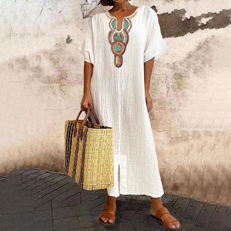 🌊🌴Embroidered maxi dress with slit – Summer elegance, absolute comfort.