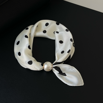 ✨Limited stock available, don’t miss out!🎉No-Tie Magnetic Pearl Clasp Soft Scarf