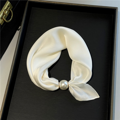 ✨Limited stock available, don’t miss out!🎉No-Tie Magnetic Pearl Clasp Soft Scarf