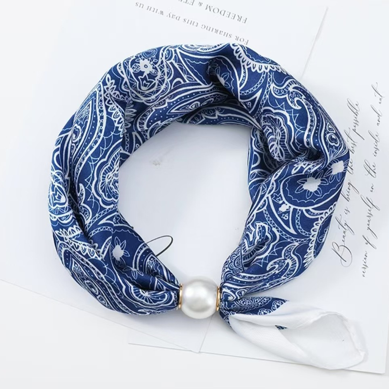 ✨Limited stock available, don’t miss out!🎉No-Tie Magnetic Pearl Clasp Soft Scarf