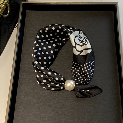 ✨Limited stock available, don’t miss out!🎉No-Tie Magnetic Pearl Clasp Soft Scarf