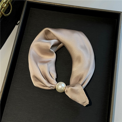 ✨Limited stock available, don’t miss out!🎉No-Tie Magnetic Pearl Clasp Soft Scarf