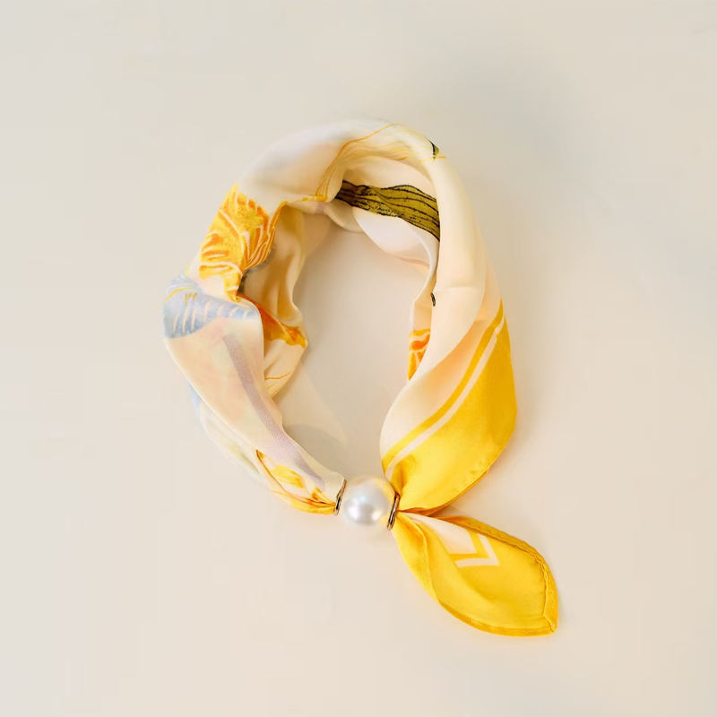 ✨Limited stock available, don’t miss out!🎉No-Tie Magnetic Pearl Clasp Soft Scarf